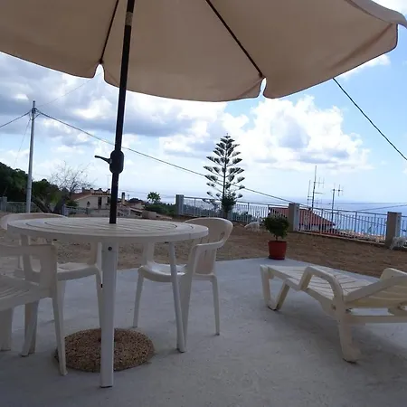 別荘 House With 4 Bedrooms In Santa Domenica Vibo Valentia With Wonderful Sea View And Wifi 3 Km From The Beach *